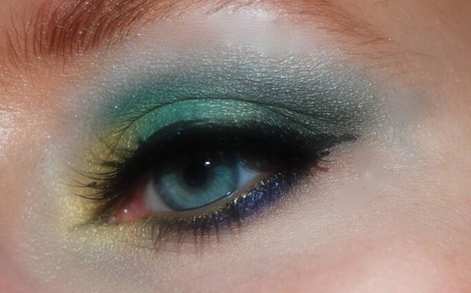 Szemöldök - A természetes hatás reneszánsza és a tökéletes ív kialakításának modern eszközei